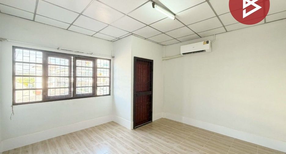 For sale 2 bedrooms townhouse in Mueang Nakhon Pathom, Nakhon Pathom