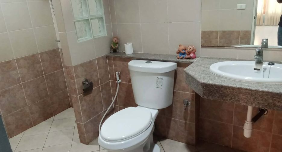 For rent and for sale 3 bedrooms house in Jomtien, Pattaya