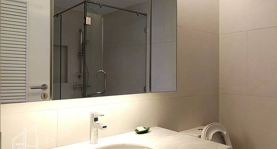 Condo en alquiler de 3 habitaciones en Watthana, Bangkok