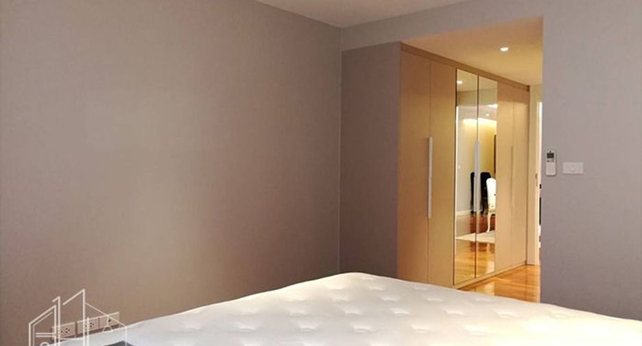 Condo en alquiler de 3 habitaciones en Watthana, Bangkok