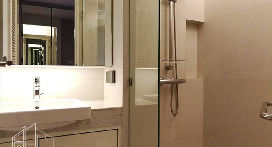 Condo en alquiler de 3 habitaciones en Watthana, Bangkok