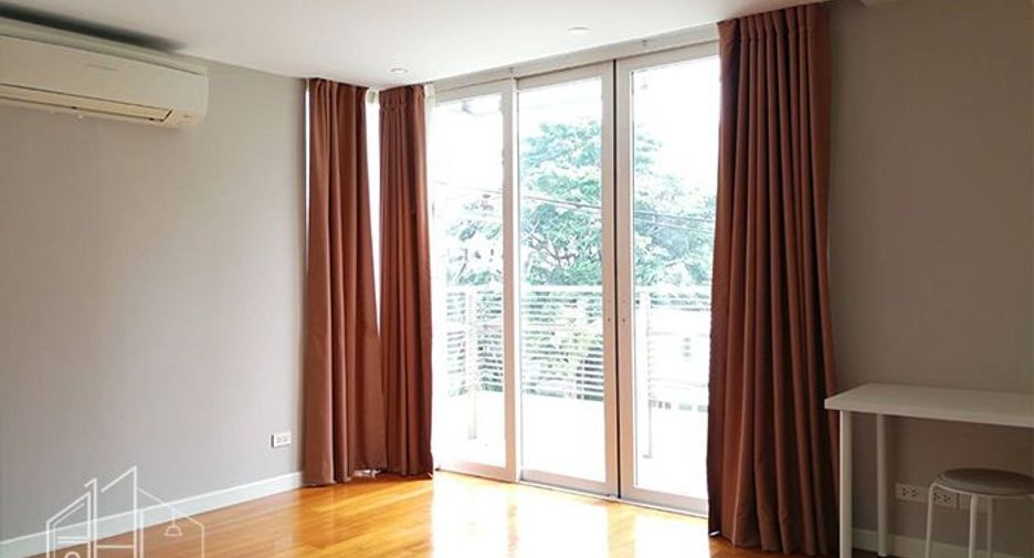 Condo en alquiler de 3 habitaciones en Watthana, Bangkok