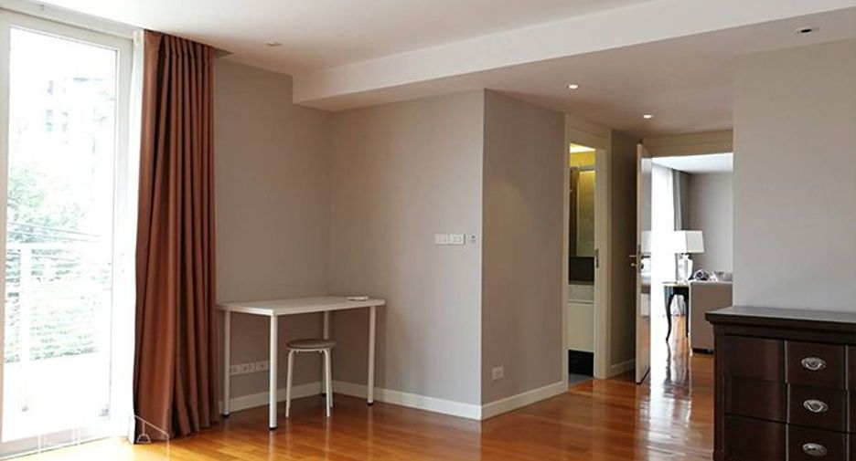 Condo en alquiler de 3 habitaciones en Watthana, Bangkok