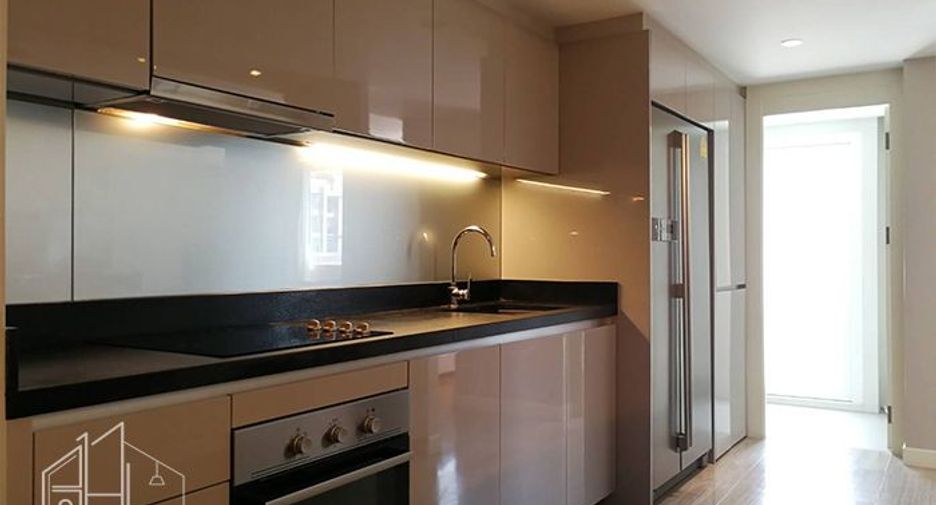 Condo en alquiler de 3 habitaciones en Watthana, Bangkok