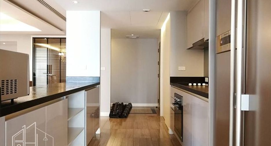 Condo en alquiler de 3 habitaciones en Watthana, Bangkok