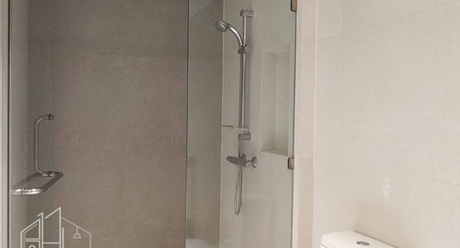 Condo en alquiler de 3 habitaciones en Watthana, Bangkok