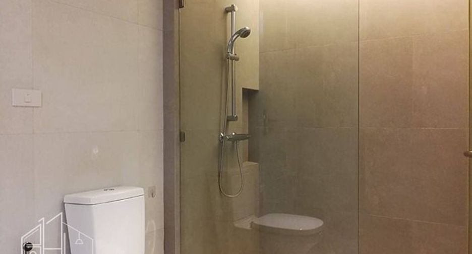 Condo en alquiler de 3 habitaciones en Watthana, Bangkok