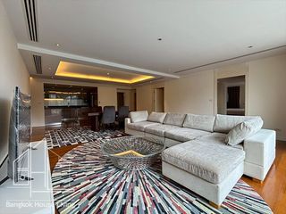 Condo en alquiler y en venta de 3 habitaciones en Watthana, Bangkok