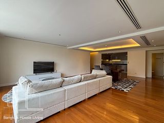 Condo en alquiler y en venta de 3 habitaciones en Watthana, Bangkok