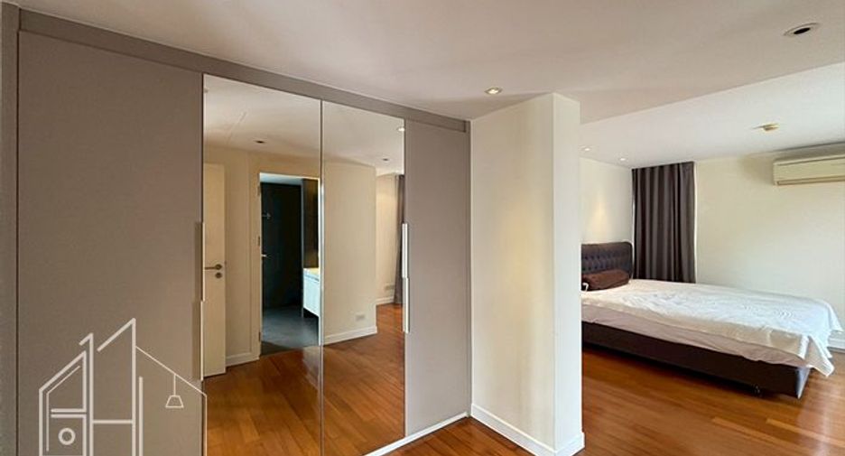 Condo en alquiler y en venta de 3 habitaciones en Watthana, Bangkok