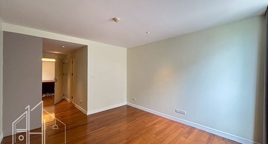 Condo en alquiler y en venta de 3 habitaciones en Watthana, Bangkok