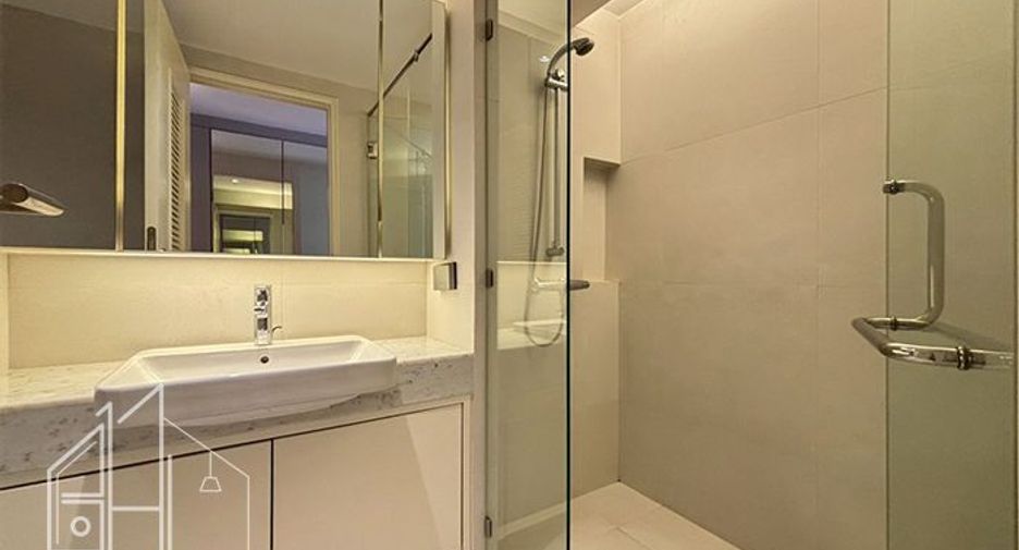 Condo en alquiler y en venta de 3 habitaciones en Watthana, Bangkok