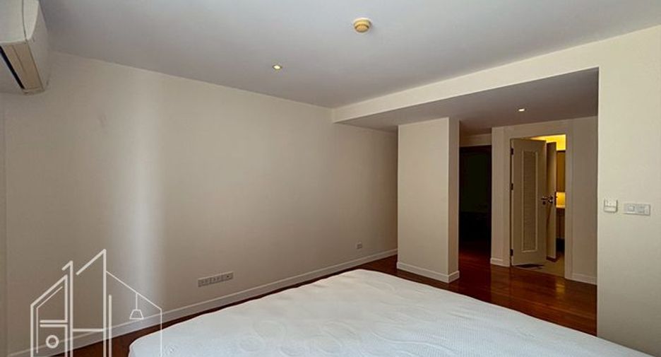 Condo en alquiler y en venta de 3 habitaciones en Watthana, Bangkok