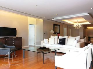 Condo en alquiler y en venta de 3 habitaciones en Watthana, Bangkok