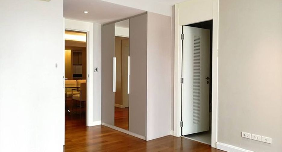 Condo en alquiler y en venta de 3 habitaciones en Watthana, Bangkok