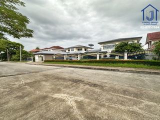 Casa en venta de 7 habitaciones en Pak Kret, Nonthaburi