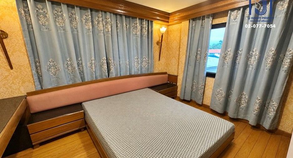 Casa en venta de 7 habitaciones en Pak Kret, Nonthaburi