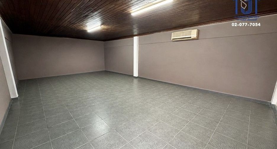 Casa en venta de 7 habitaciones en Pak Kret, Nonthaburi