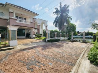 For sale 3 bedrooms house in Taling Chan, Bangkok