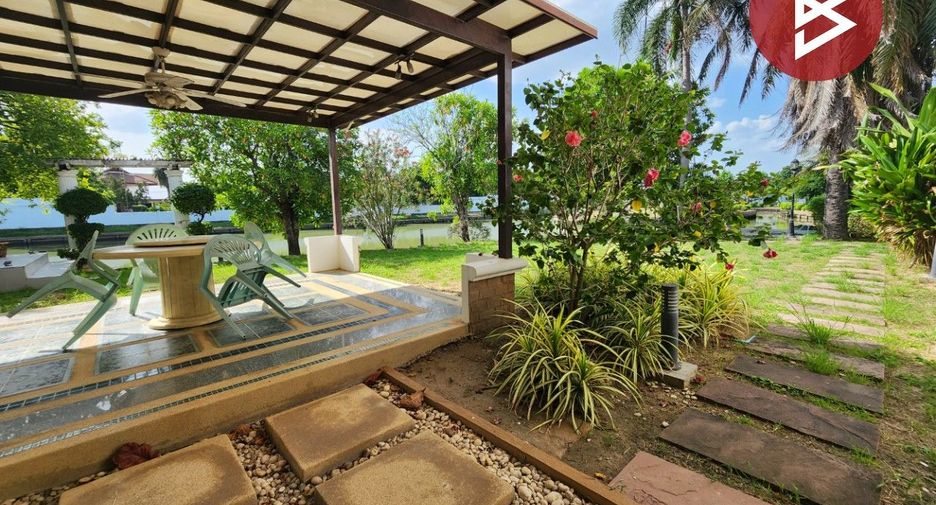 For sale 3 bedrooms house in Taling Chan, Bangkok