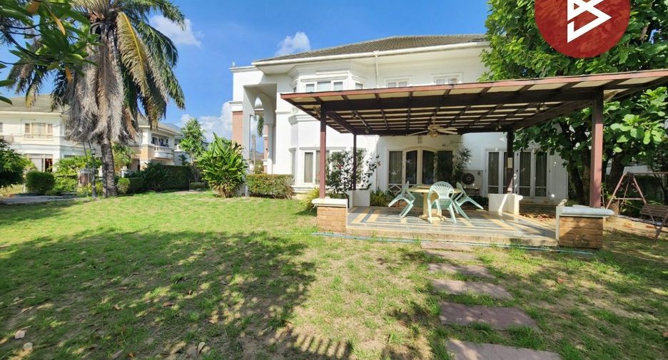 For sale 3 bedrooms house in Taling Chan, Bangkok