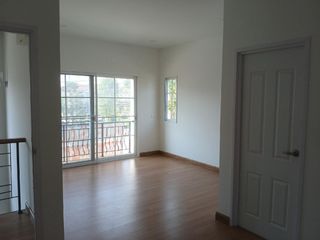 Casa en venta de 4 habitaciones en Prawet, Bangkok