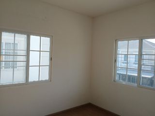 Casa en venta de 4 habitaciones en Prawet, Bangkok