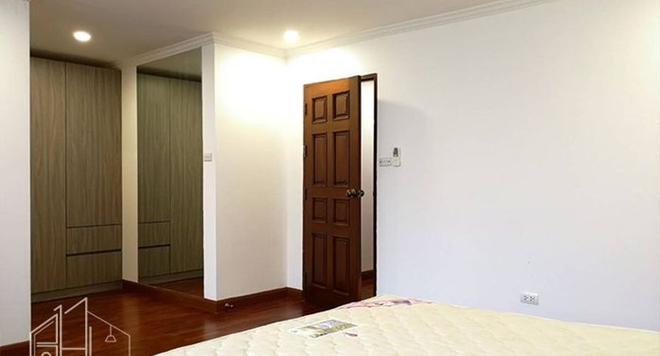 À louer 2 chambres condo à Watthana, Bangkok