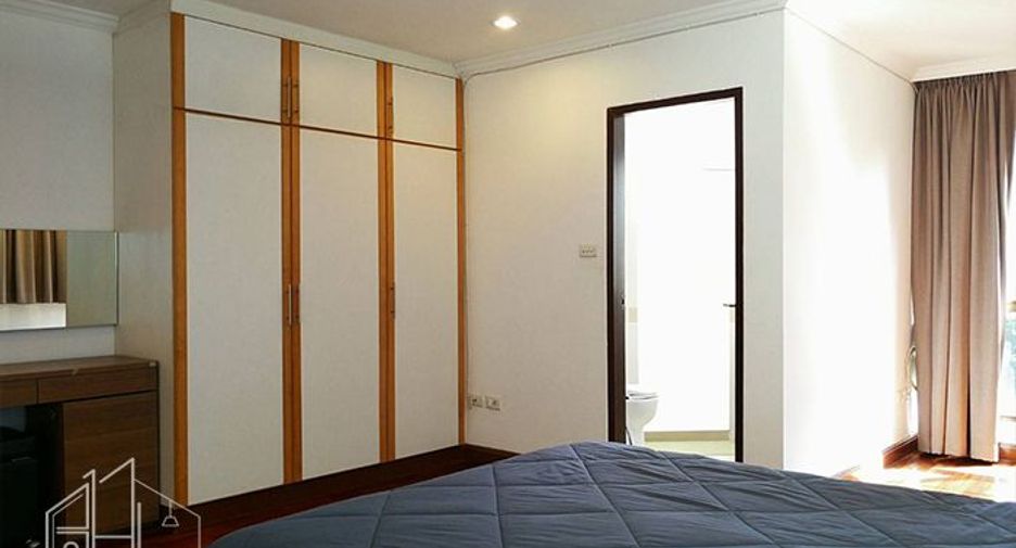 À louer 2 chambres condo à Watthana, Bangkok