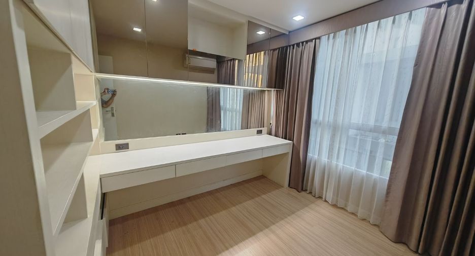 Condo en venta de 2 habitaciones en Phra Khanong, Bangkok