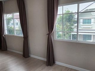 出售 3 卧室 独立屋 在 Khlong Sam Wa, 曼谷