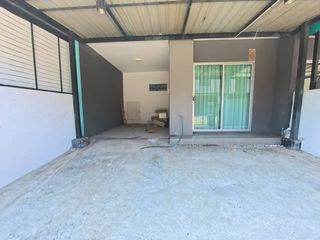 For sale 3 bedrooms townhouse in Mueang Samut Prakan, Samut Prakan