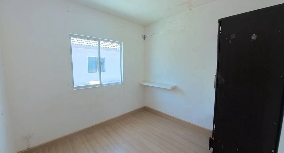 For sale 3 bedrooms townhouse in Mueang Samut Prakan, Samut Prakan