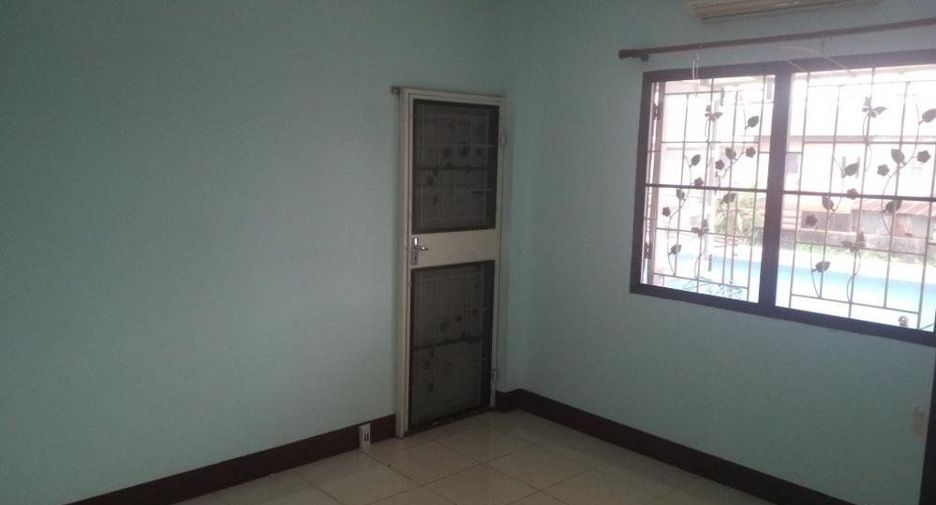 For sale 3 bedrooms house in Bang Khae, Bangkok