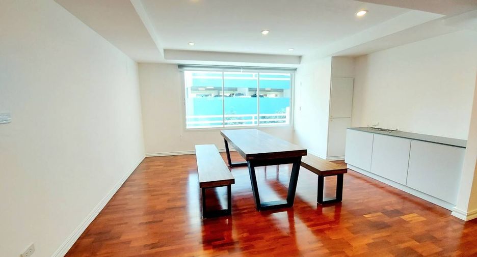 À louer 3 chambres condo à Watthana, Bangkok