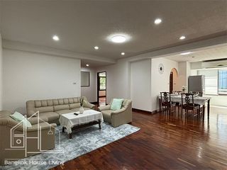 For rent 2 bedrooms apartment in Watthana, Bangkok