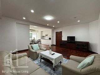 For rent 2 bedrooms apartment in Watthana, Bangkok