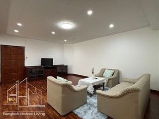 For rent 2 bedrooms apartment in Watthana, Bangkok
