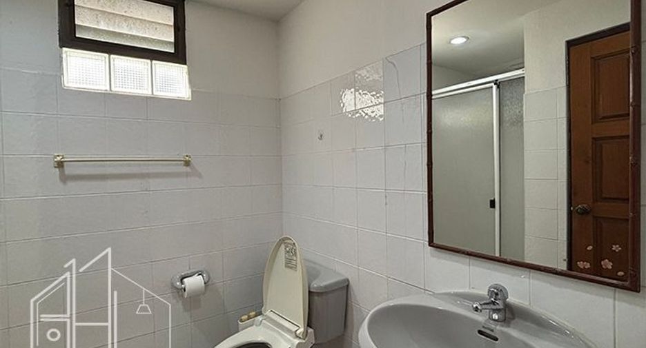 À louer 2 chambres appartement à Watthana, Bangkok