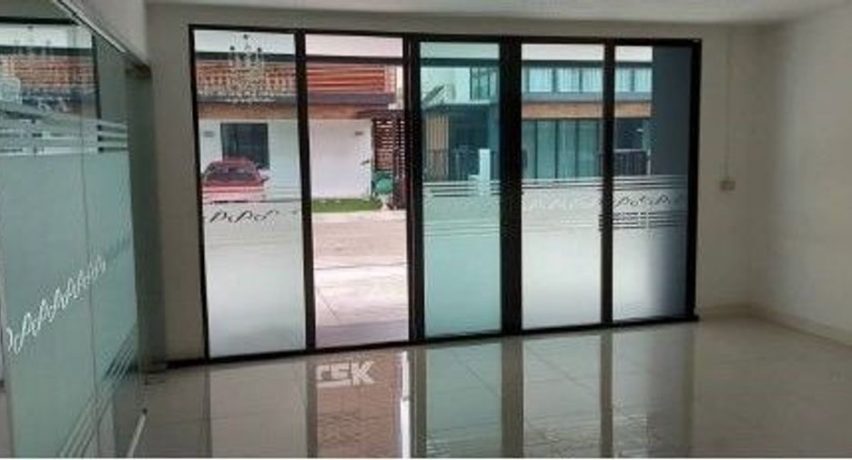 Casa en venta de 4 habitaciones en Bueng Kum, Bangkok