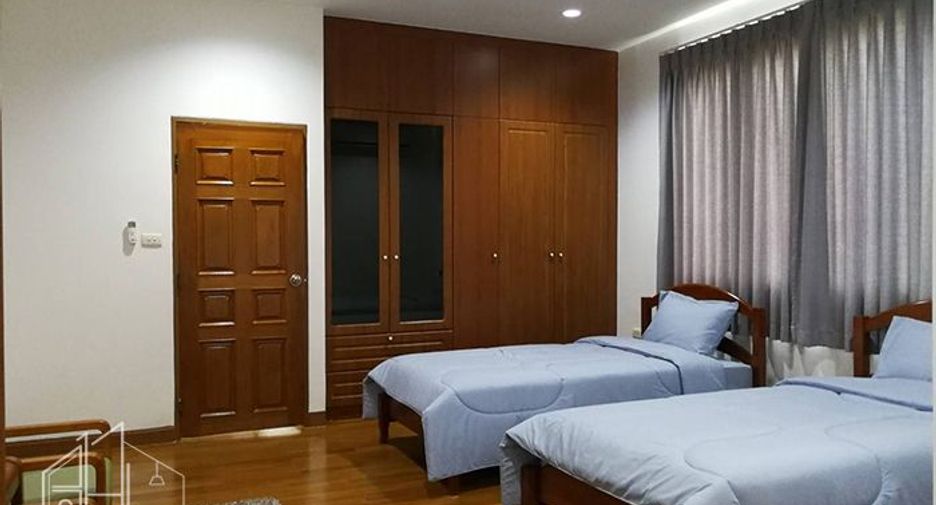 À louer 3 chambres appartement à Watthana, Bangkok