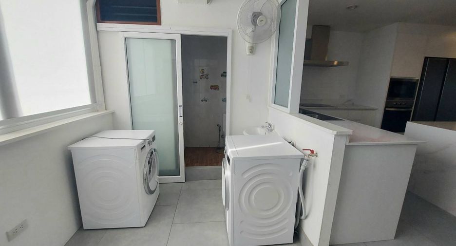À louer 4 chambres condo à Watthana, Bangkok