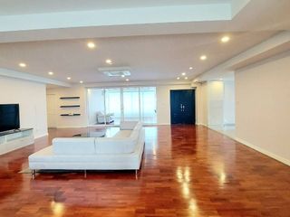 For rent 4 bedrooms condo in Watthana, Bangkok
