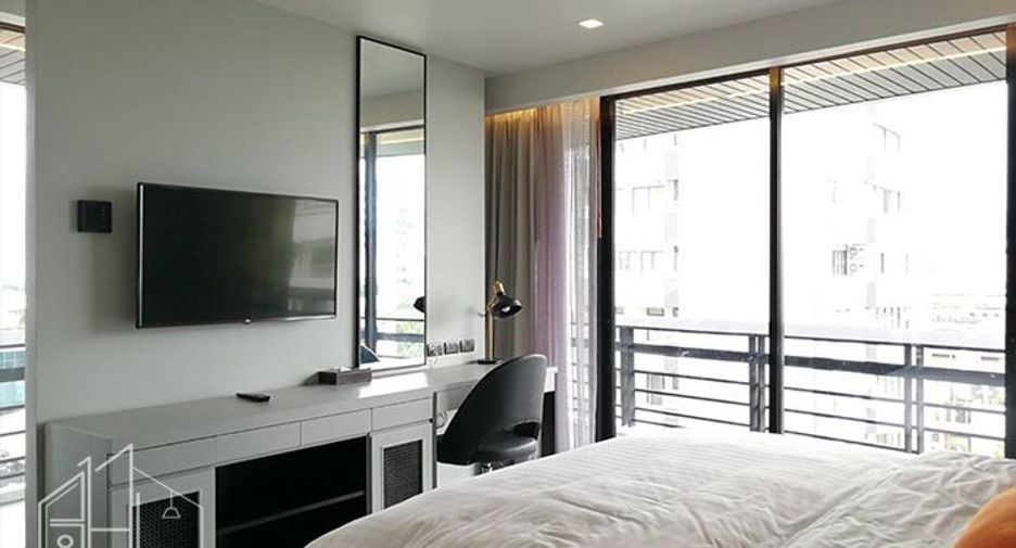 Condo en alquiler de 3 habitaciones en Watthana, Bangkok