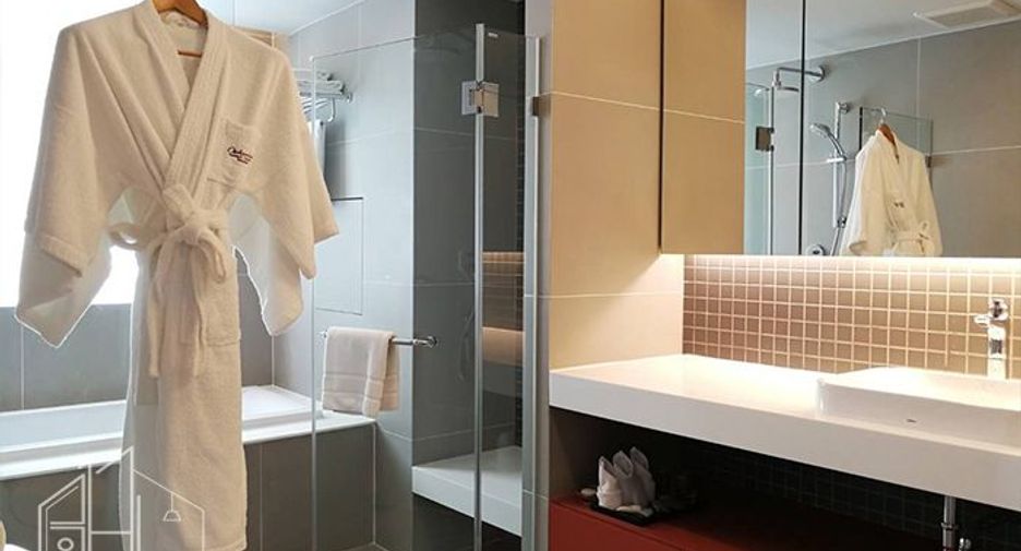 Condo en alquiler de 3 habitaciones en Watthana, Bangkok