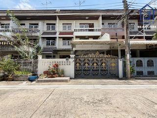 Casa adosada en venta de 4 habitaciones en Khlong San, Bangkok