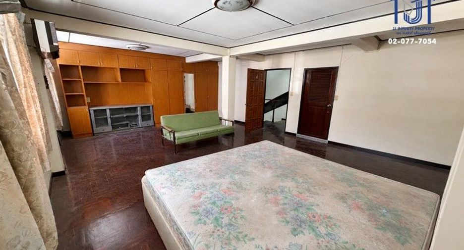 Casa adosada en venta de 4 habitaciones en Khlong San, Bangkok