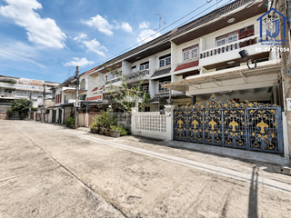 Casa adosada en venta de 4 habitaciones en Khlong San, Bangkok