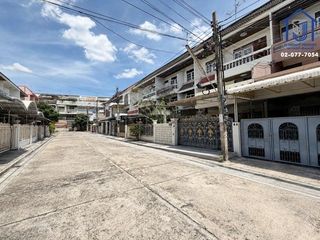 Casa adosada en venta de 4 habitaciones en Khlong San, Bangkok