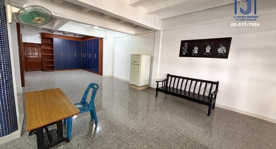 Casa adosada en venta de 4 habitaciones en Khlong San, Bangkok